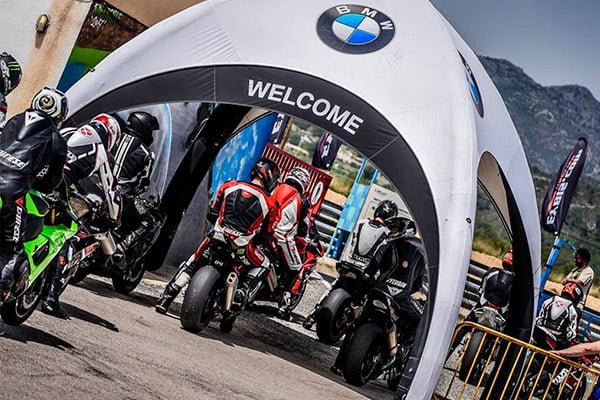 Compite con los mejores equipos de motos en Circuit Calafat
